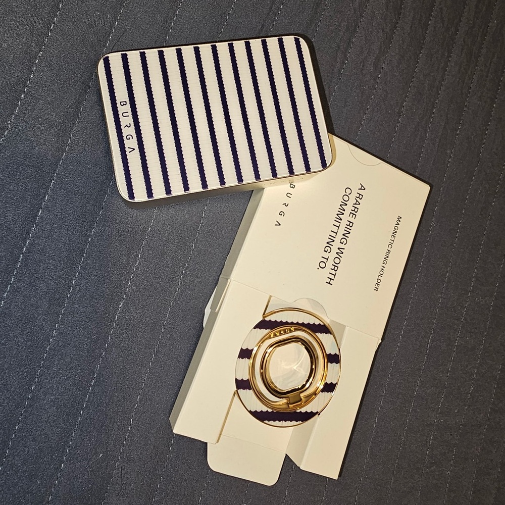 BURGA magnetic powerbank AND ring holder